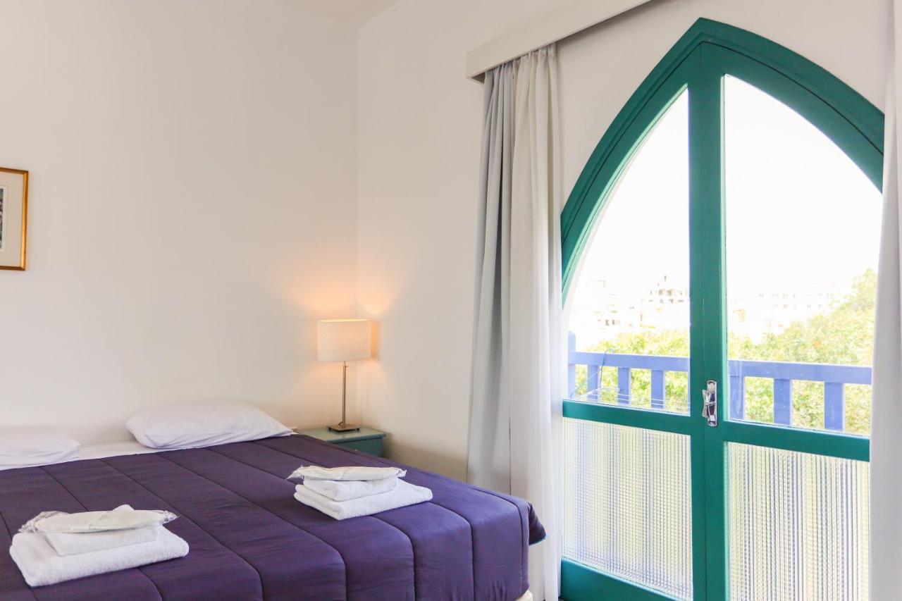 Axiothea Hotel Пафос Екстер'єр фото