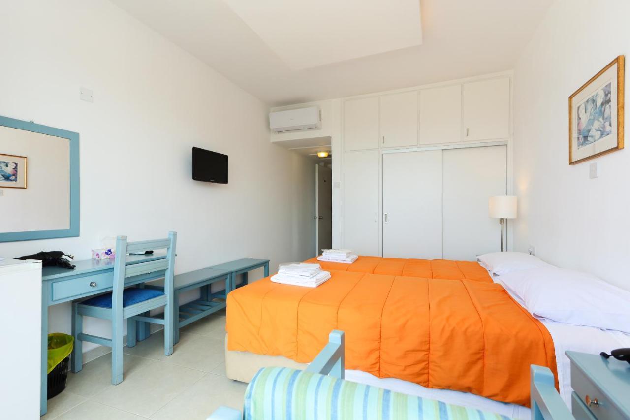 Axiothea Hotel Пафос Екстер'єр фото
