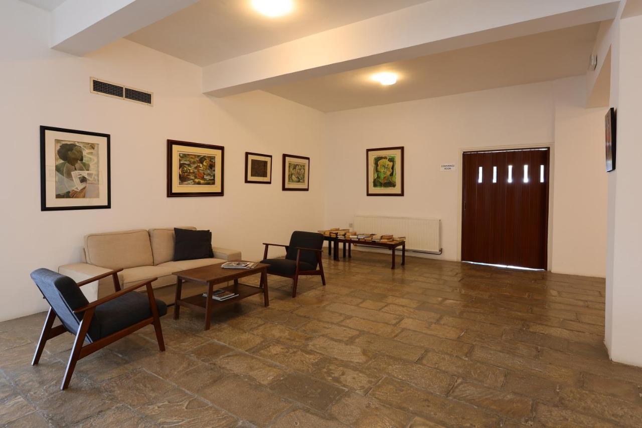 Axiothea Hotel Пафос Екстер'єр фото