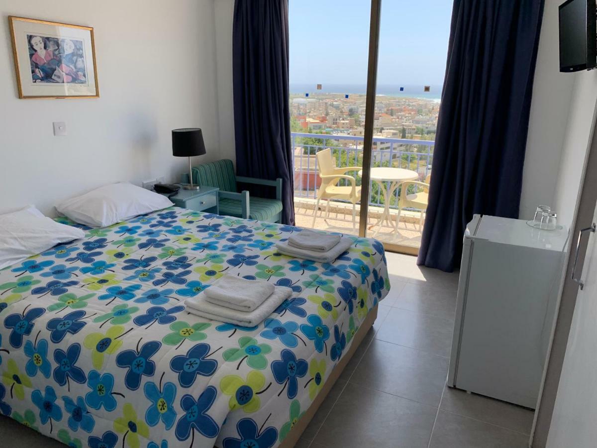 Axiothea Hotel Пафос Екстер'єр фото